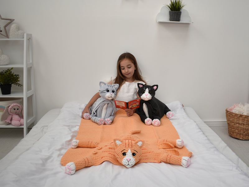 Cuddle and Play Cat Blanket Crochet KIT