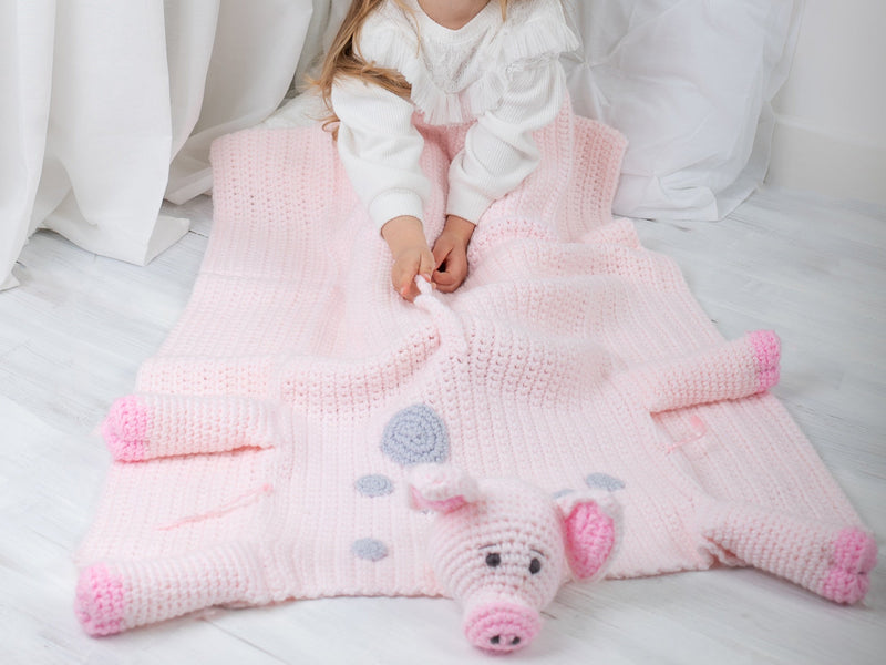 Cuddle and Play Pig Blanket Crochet KIT